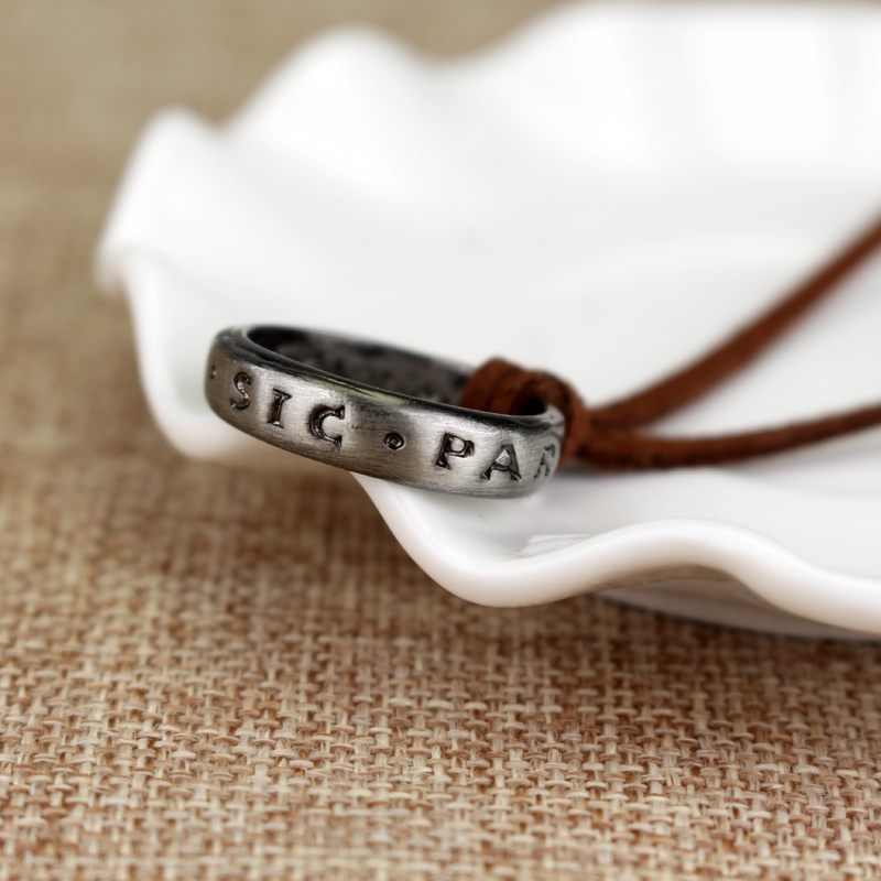 PS4 game Uncharted 4 Necklace  - Party Games Ps4 评论和价格